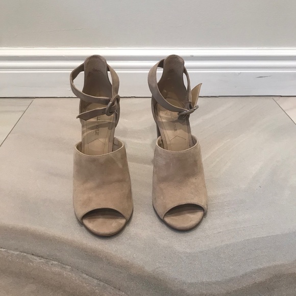 Kendall & Kylie Shoes - KENDALL and KYLIE 👠👠Dress Sandal Peep Toe